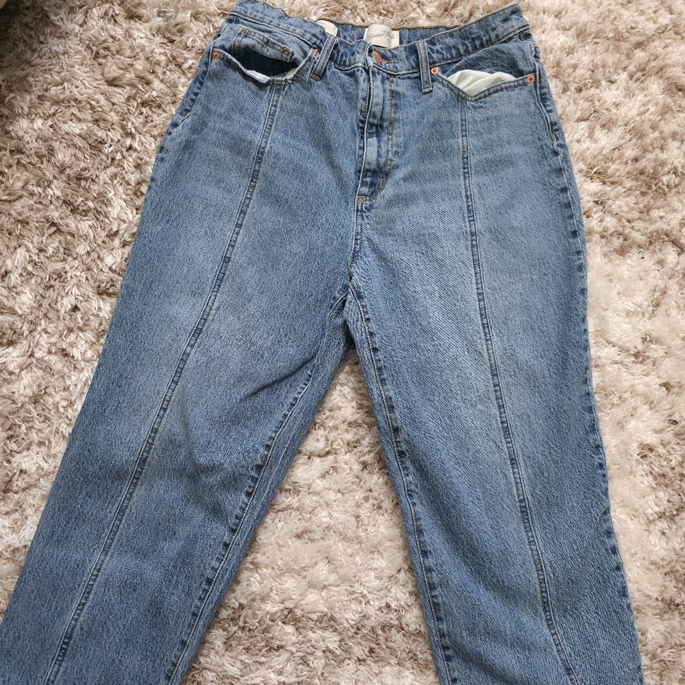 Universal Thread Women's Straight Leg Blue Jeans